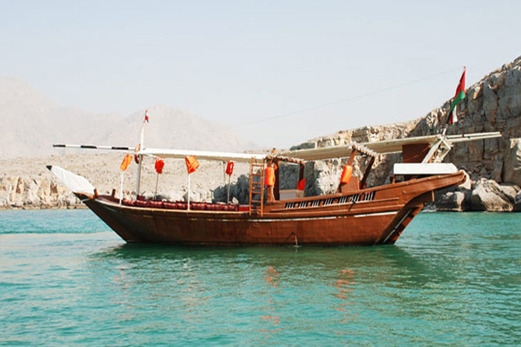 Oman Dhow Cruise_38b15_lg.jpg